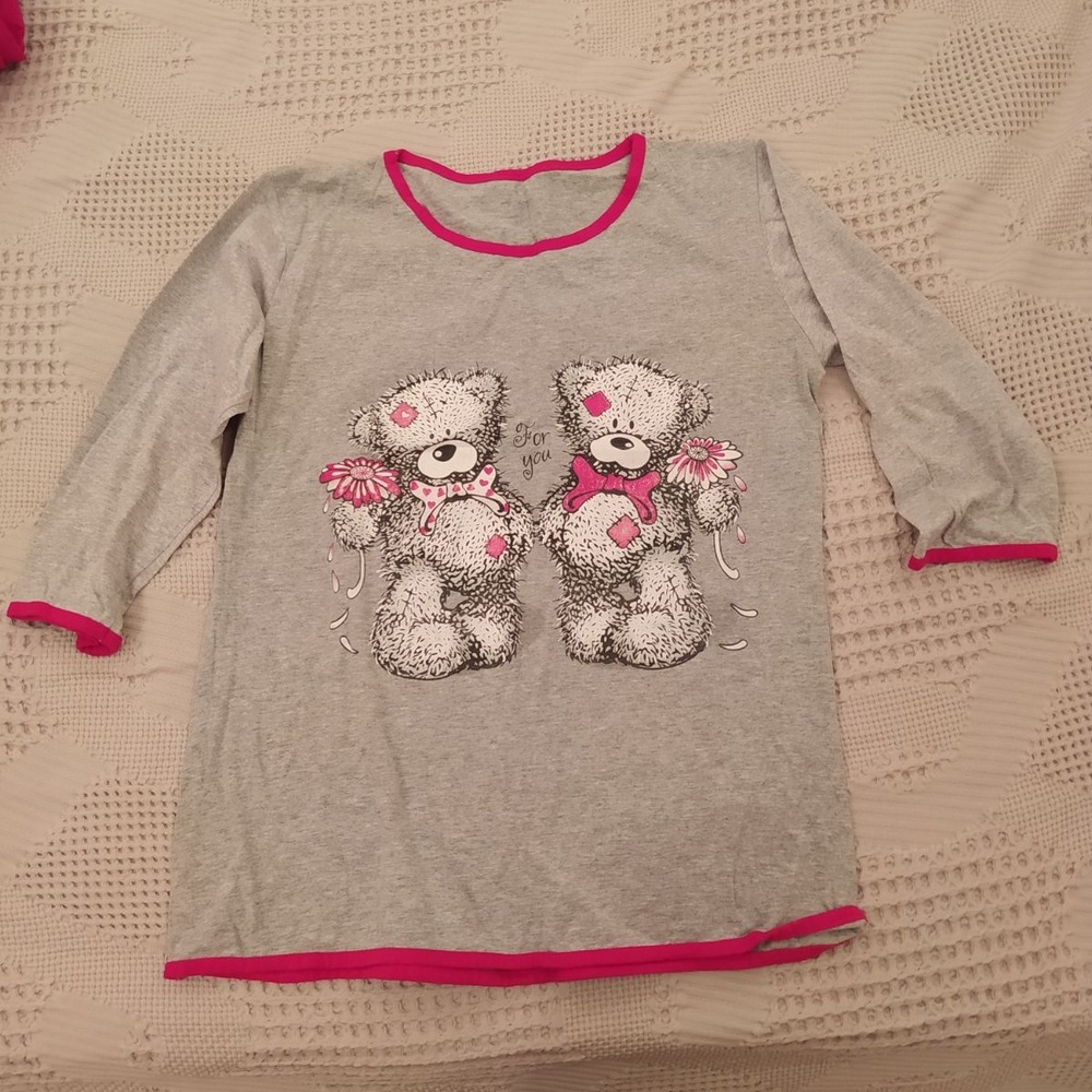 Long Sleeve Shirt Women's Gray EUC Teddy bear graphic